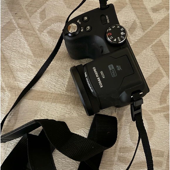 Like-New Kodak PixPro AZ255 Digital Camera - Picture 10 of 15